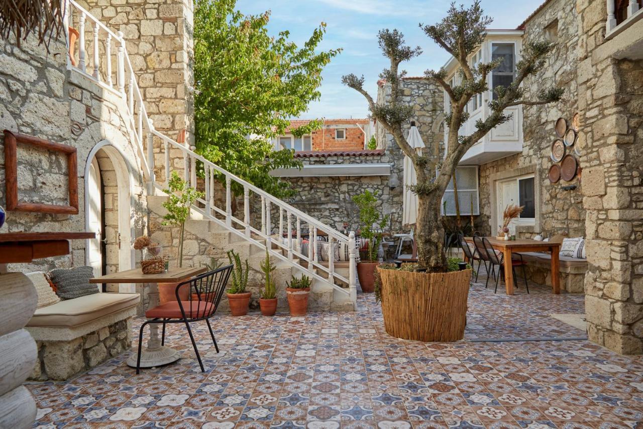 Morisi Avlu Otel Alaçatı